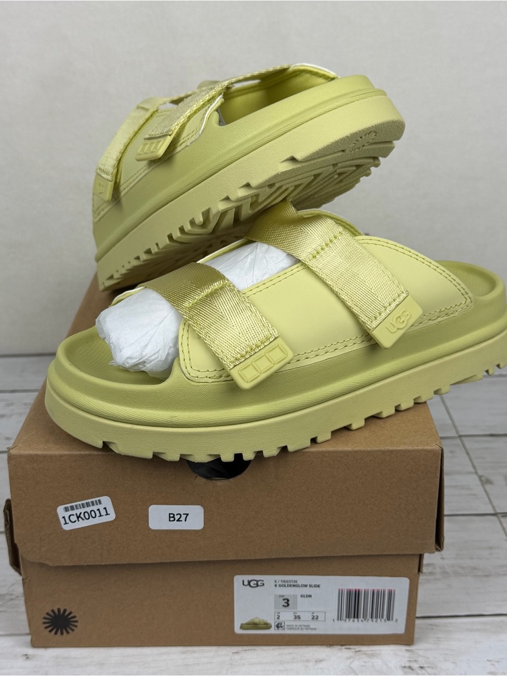 UGG Kids Goldenglow Slides Golden Apple 3Y Sandals New In Box
